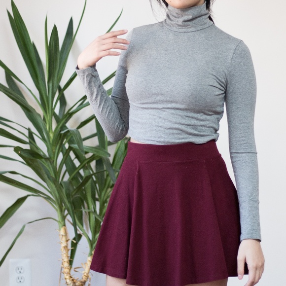 🚫SOLD🚫forever 21 turtleneck gray crop top - Picture 1 of 3